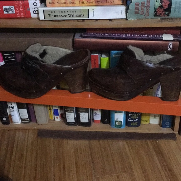 Cozy Frye slip on clogs Shearling - Picture 2 of 5